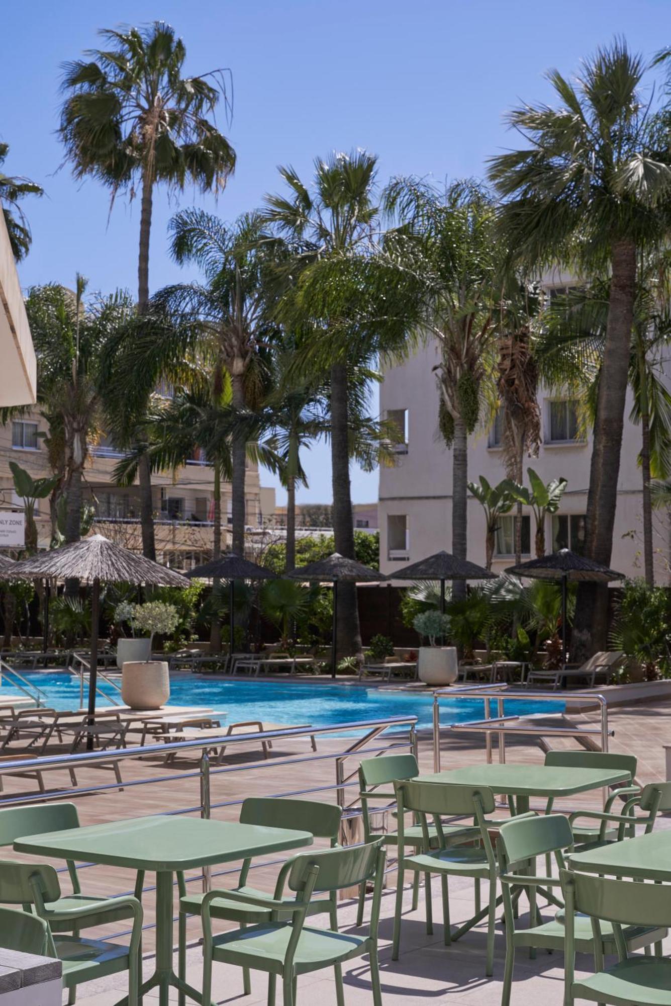 Atlantica Oasis Hotel Limassol Exterior foto